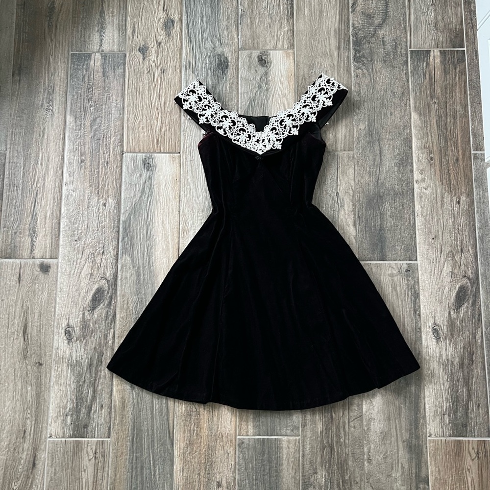 Jessica McClintock Black Fit and Flare Mini Dress